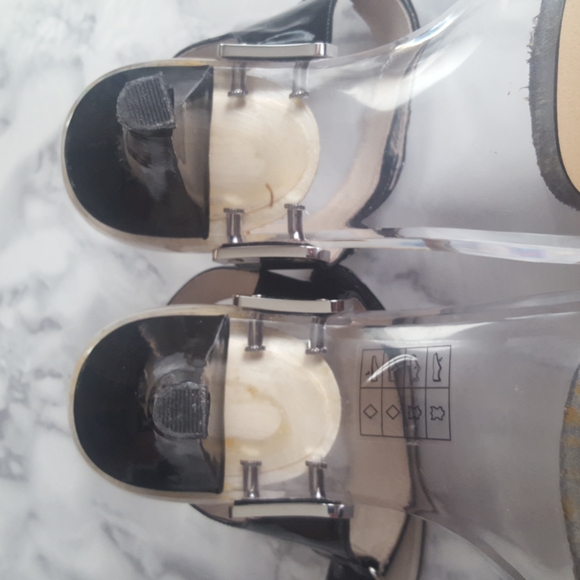 Michael Kors Lani Sandals, Black - Size 9M - Picture 11 of 13